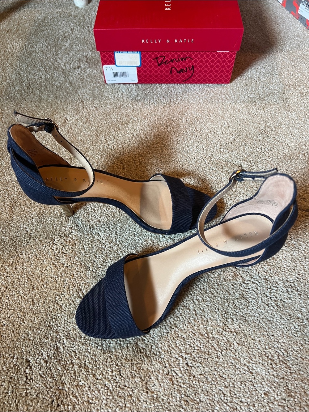 Kelly & Katie Nadia Navy Open-Toe Ankle-Strap Mid Heels 7.5 EUC